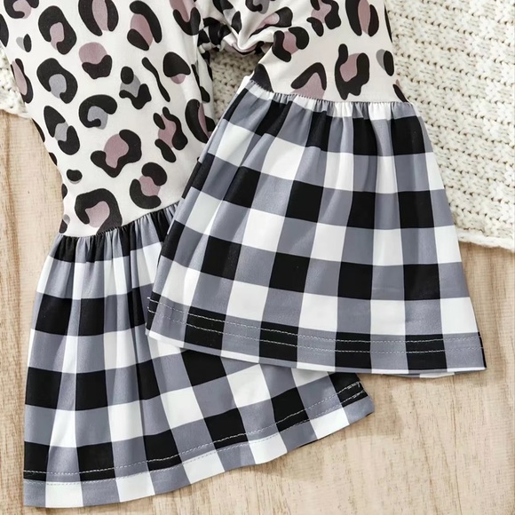 Christmas Long Sleeve w/ Leopard Flare Pants - Picture 5 of 6